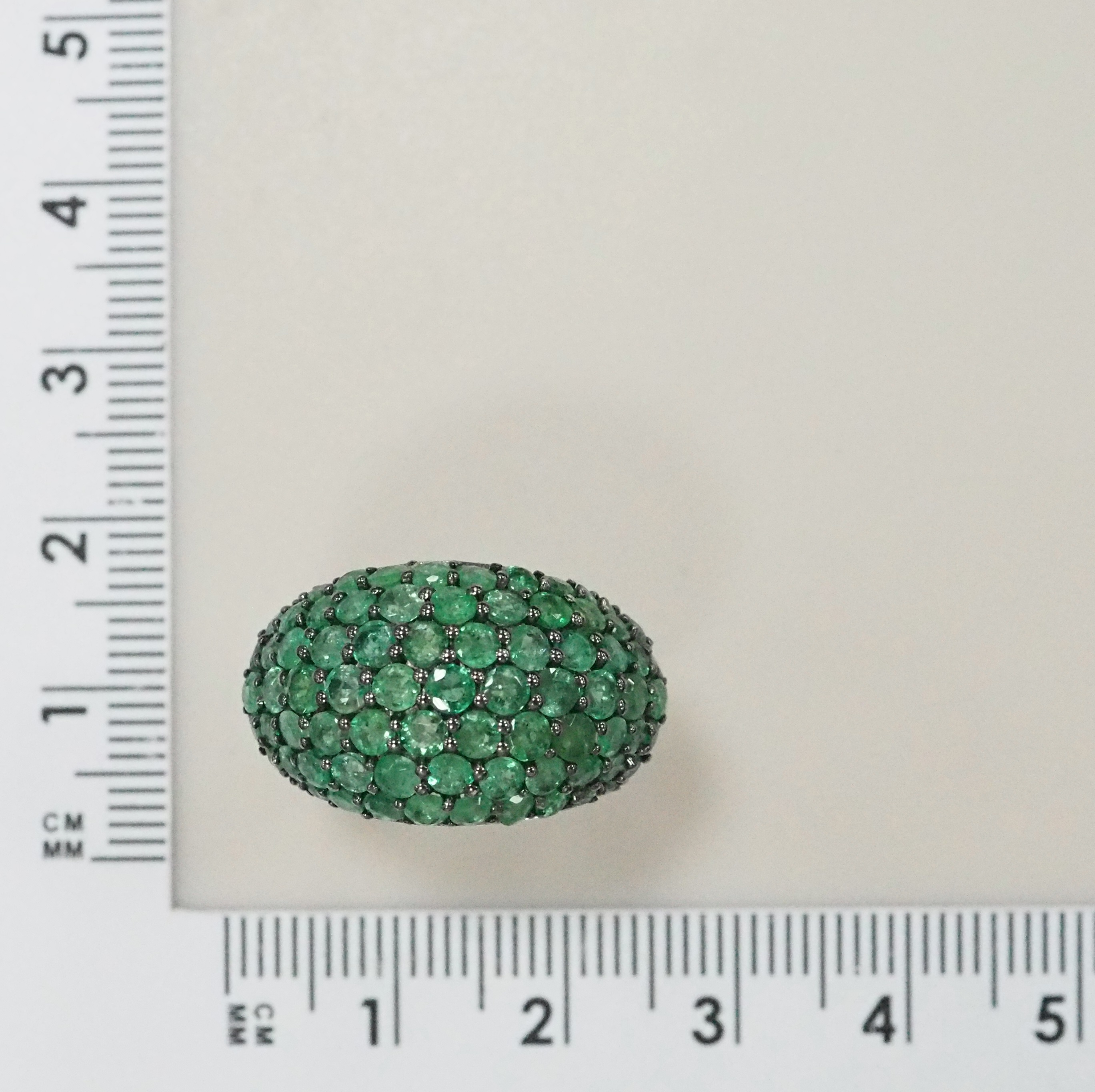 Серебряное кольцо с изумрудами